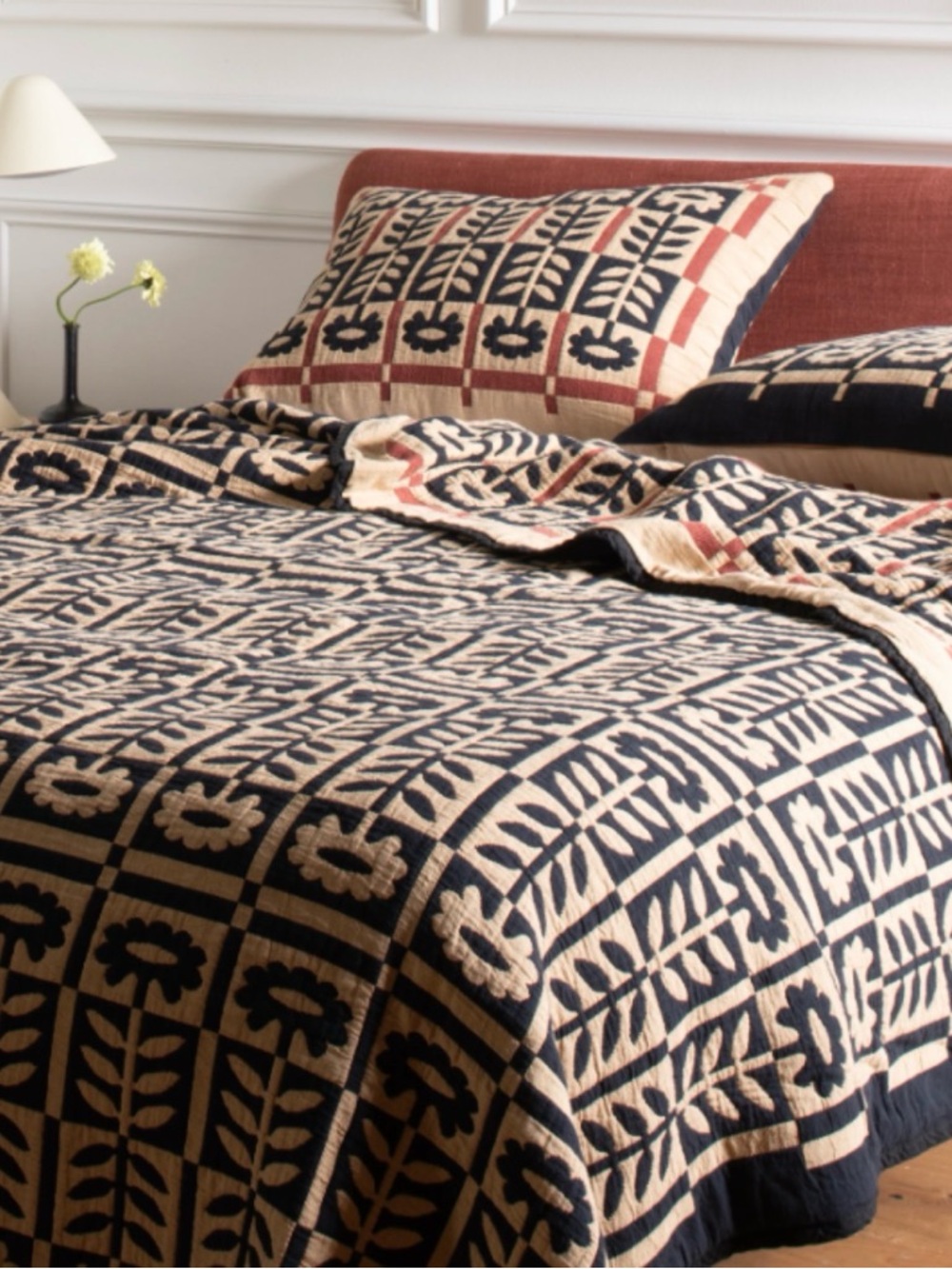 Queen Size Black Floral Quilt and Two Standard Shams